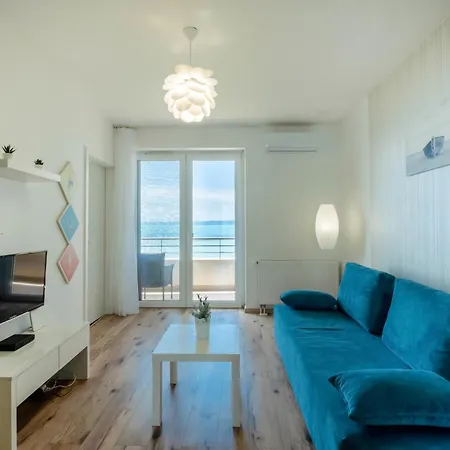 Myflat Club 218 Belvedere Wellness Apartment *